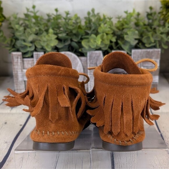 Minnetonka Classic Fringe Hardsole Boot Moccasins - Picture 5 of 8